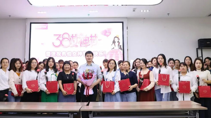 春風(fēng)十里不如你：雷茨慶祝第100個婦女節(jié)！